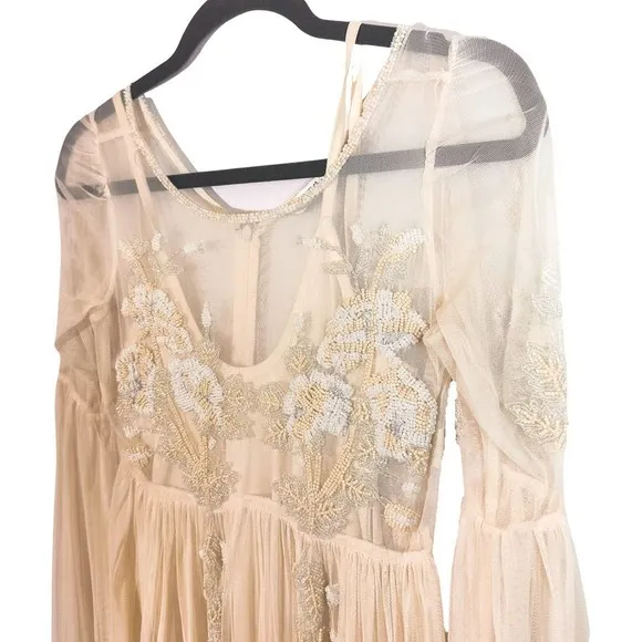 3 FOR $50! 🎁 Miss Selfridge White Mini Dress Bell Sleeve Chiffon Beaded …