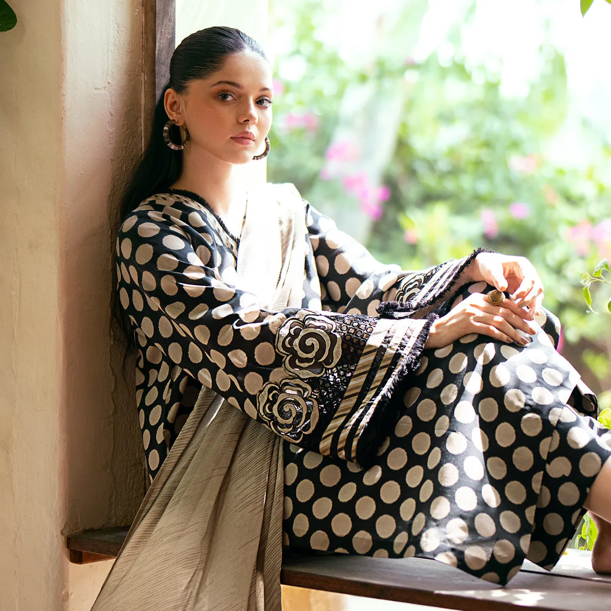 Baroque Embroidered Lawn collection Unstithced 3 Pc UF-763
