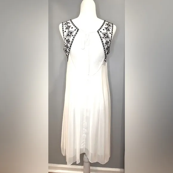 BCBGeneration Sheer, Flowing White Sleeveless Dress with Lining