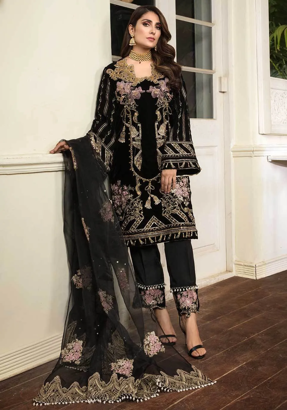 Black Velvet Party Dress With Embroidery #Y6211