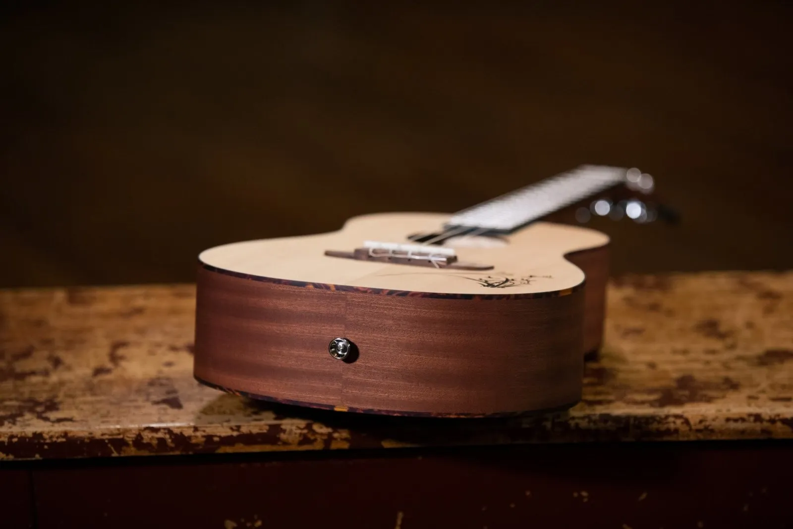 Bonfire Series Baritone Ukulele Spruce / Sapele Natural Acoustic