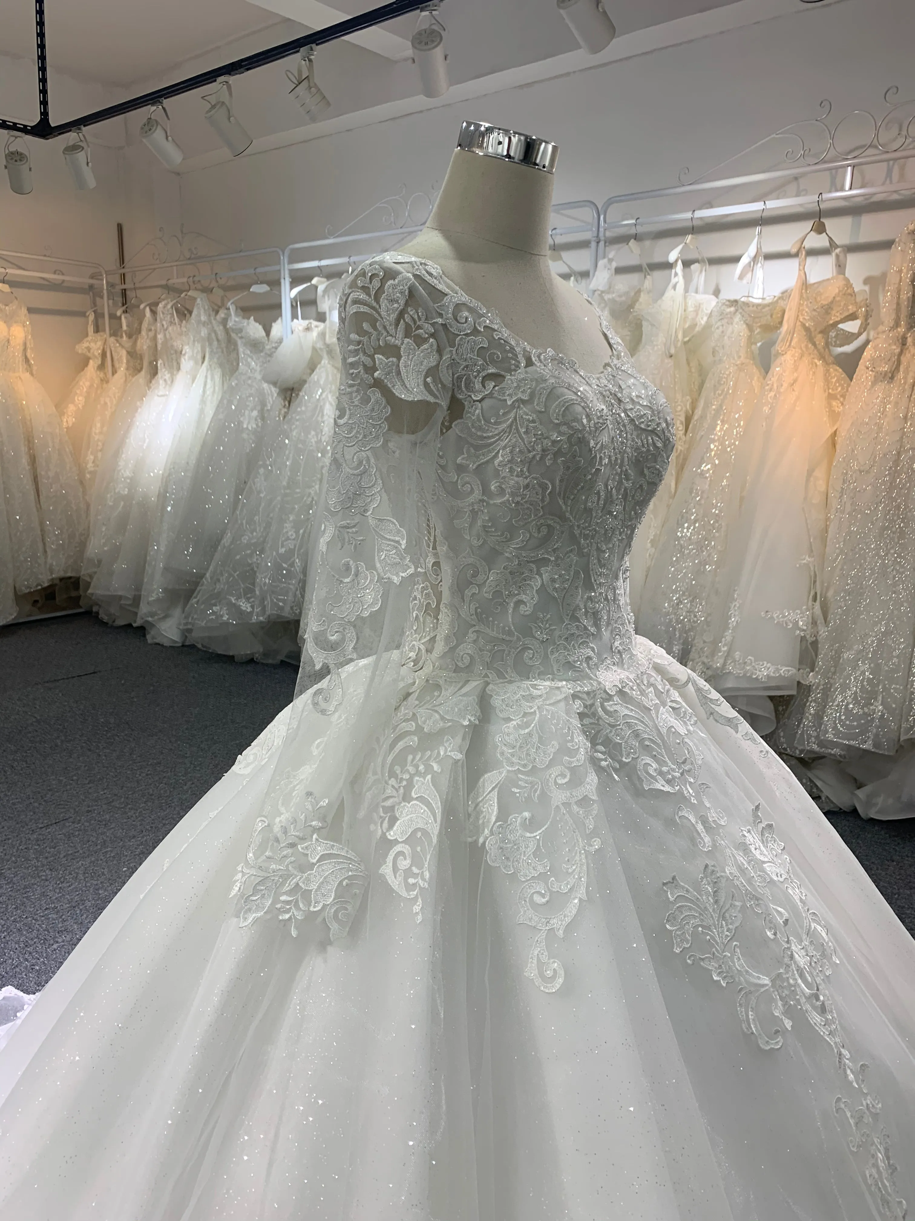 BYG 29649 beautiful lace long sleeves wedding dress