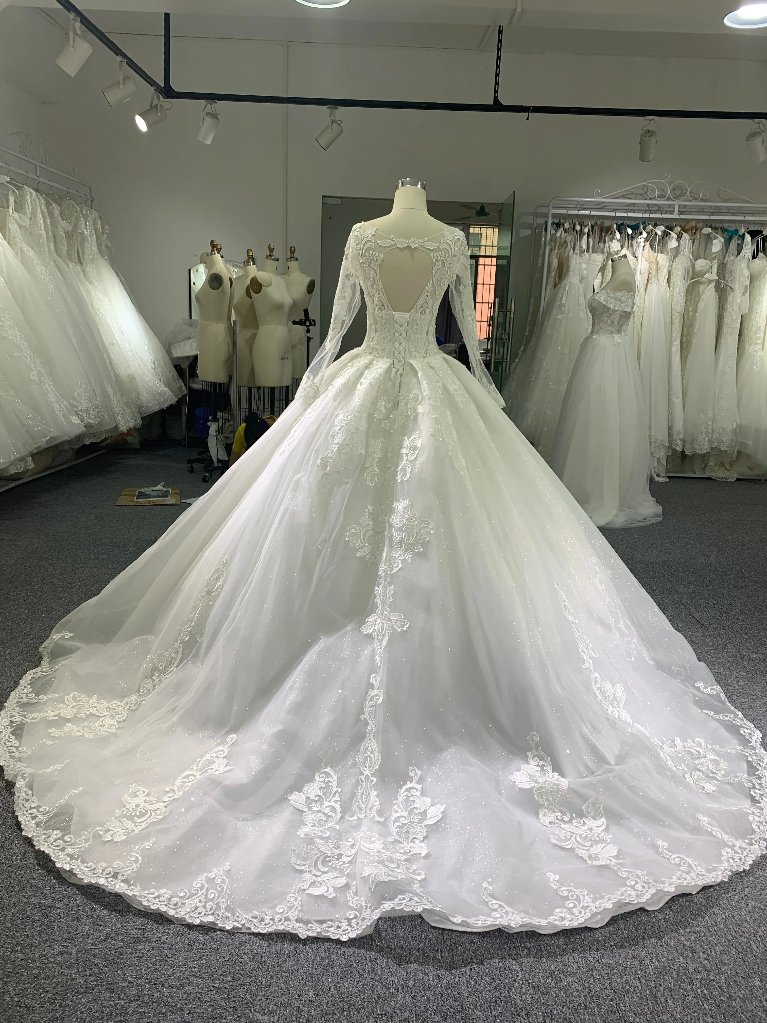 BYG 29649 beautiful lace long sleeves wedding dress