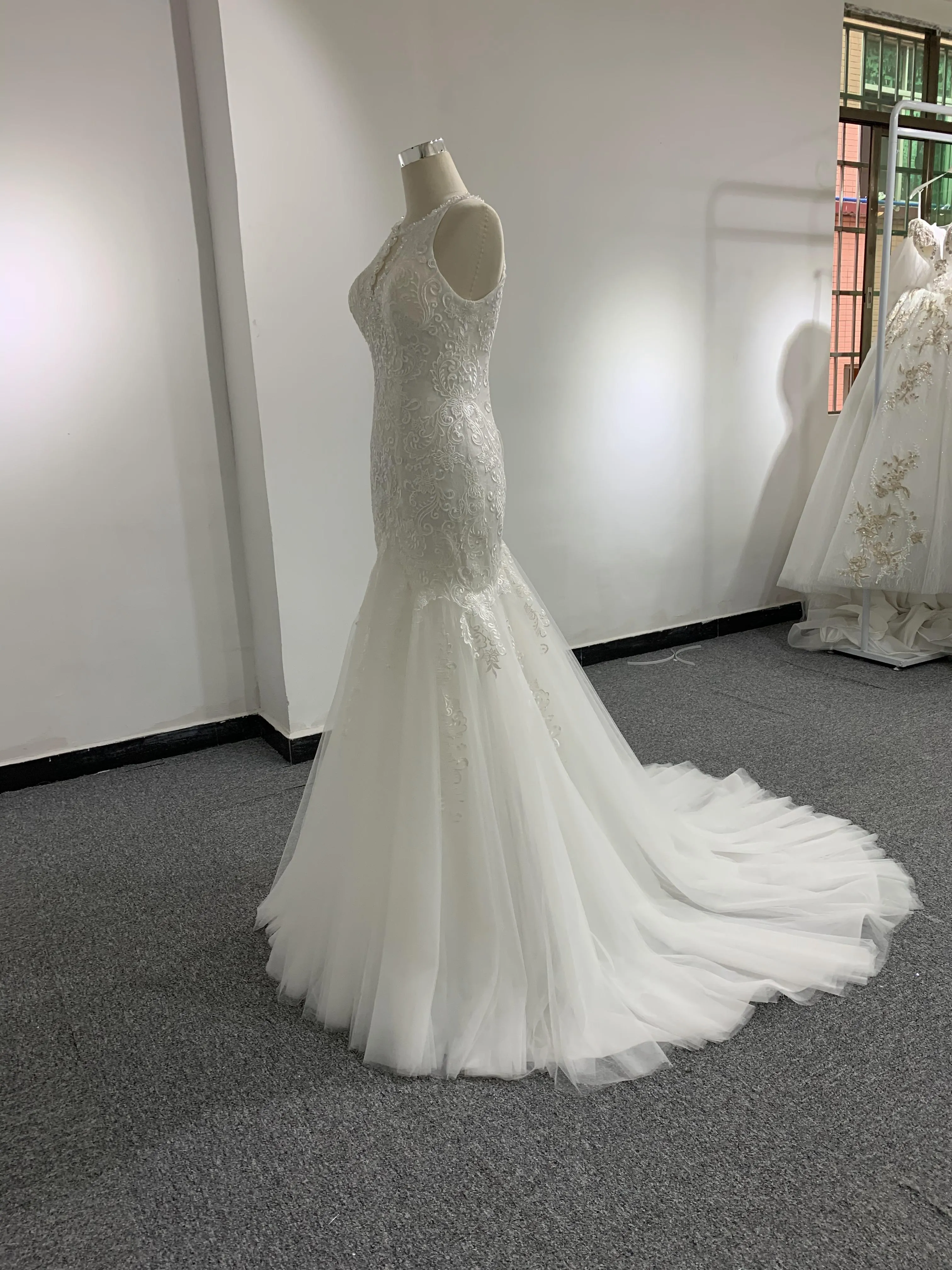 BYG sexy beautiful mermaid wedding dress with shawl