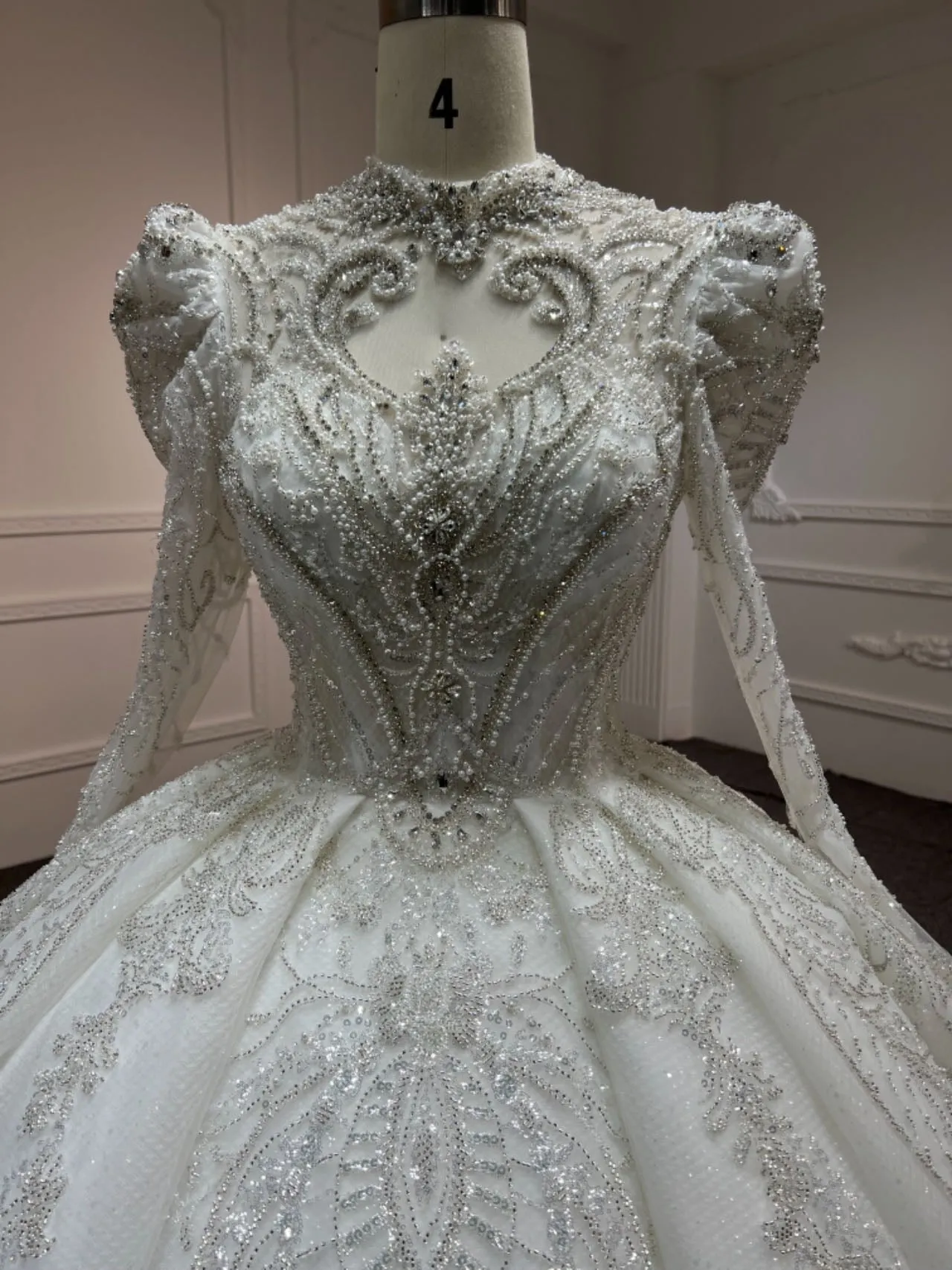 BYG#Z316 LUXURY LAYERING LONG SLEEVES WEDDING DRESS