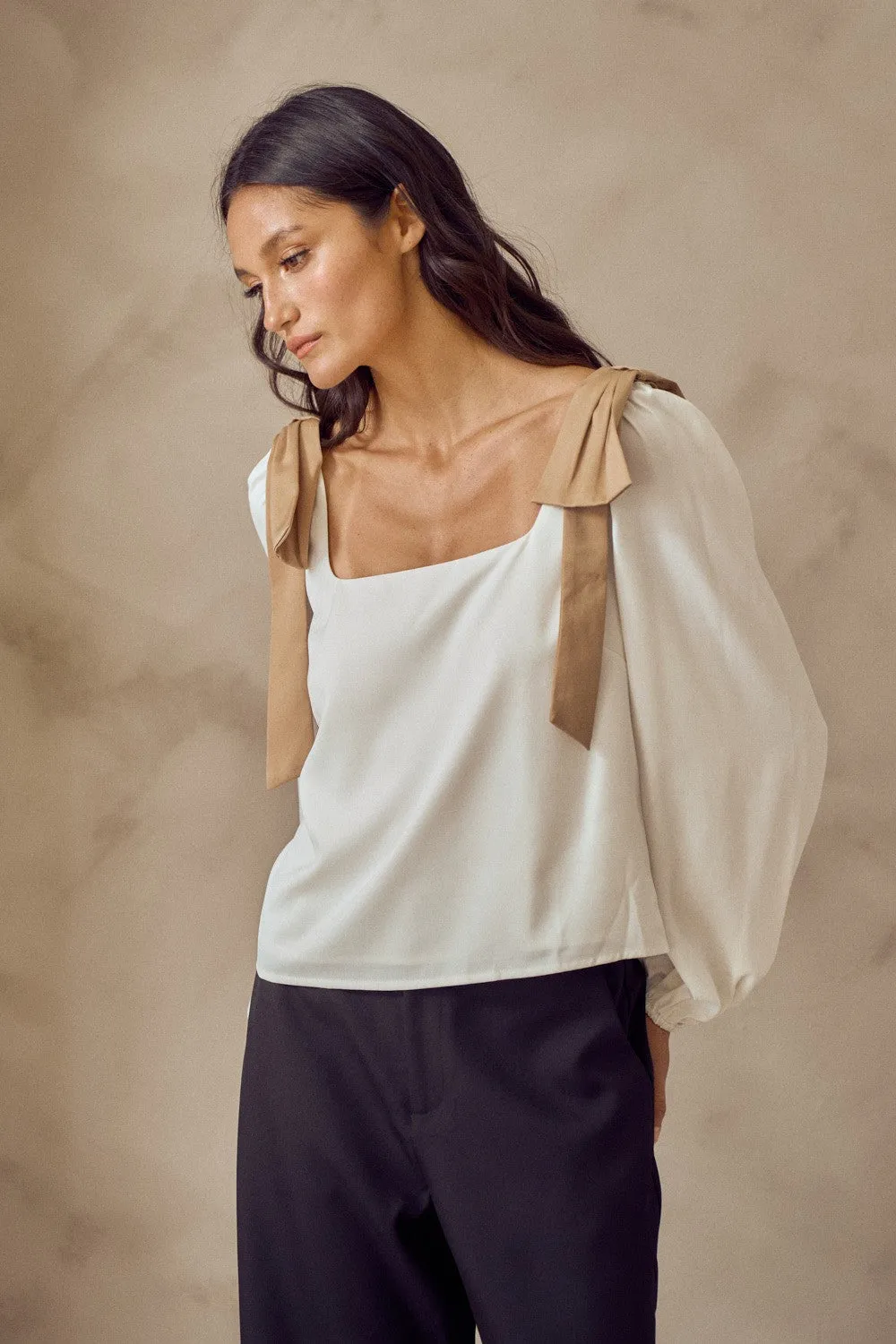 CONTRAST TOP