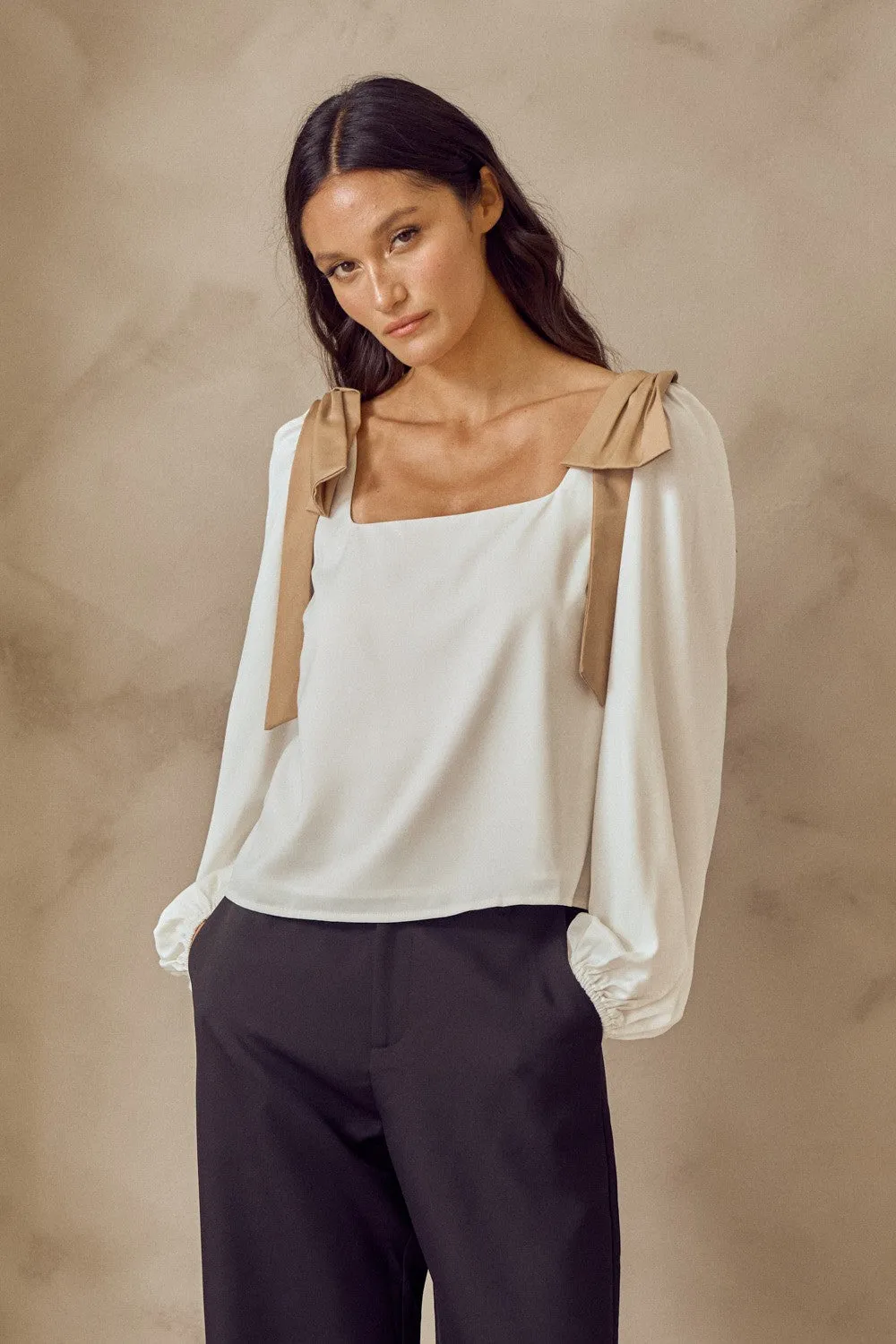 CONTRAST TOP