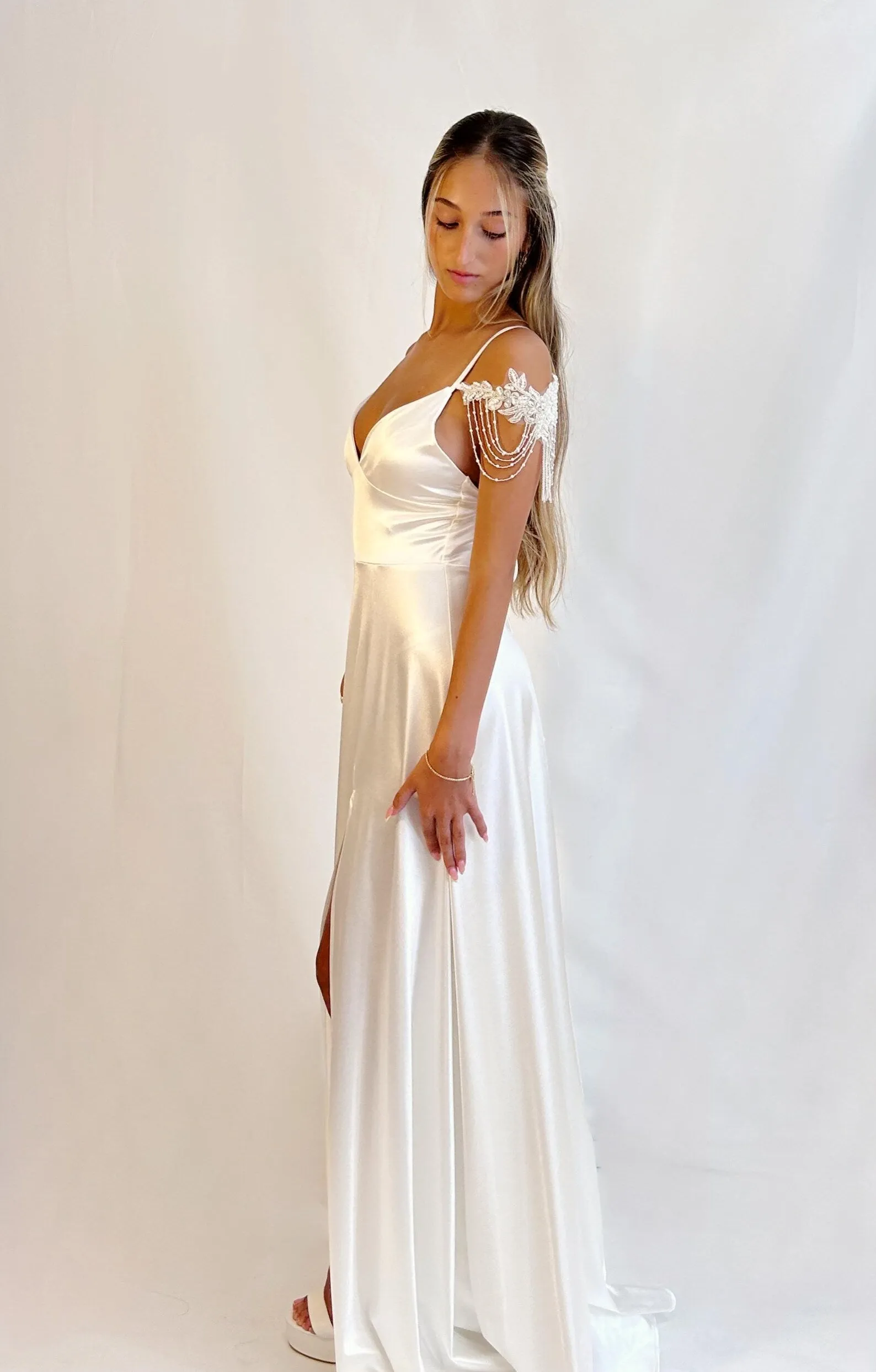Crystal & Pearl Beaded Lace Epaulettes