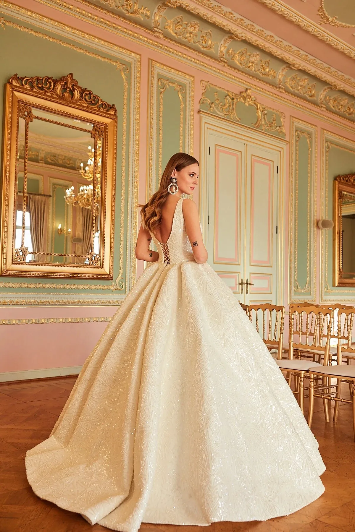 Embellished Wedding Dress in Luxury Bridal Gown Style