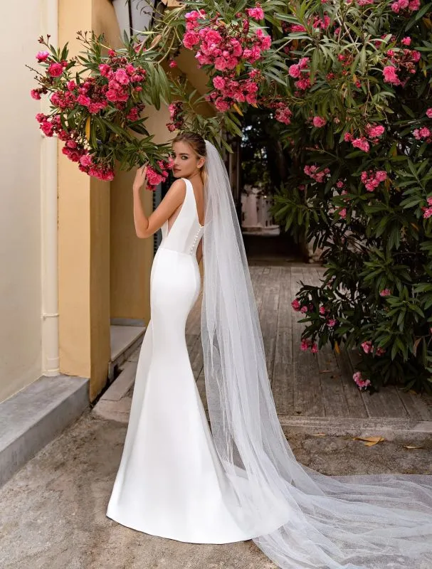 Private Collection Size 6 Ivory Gown
