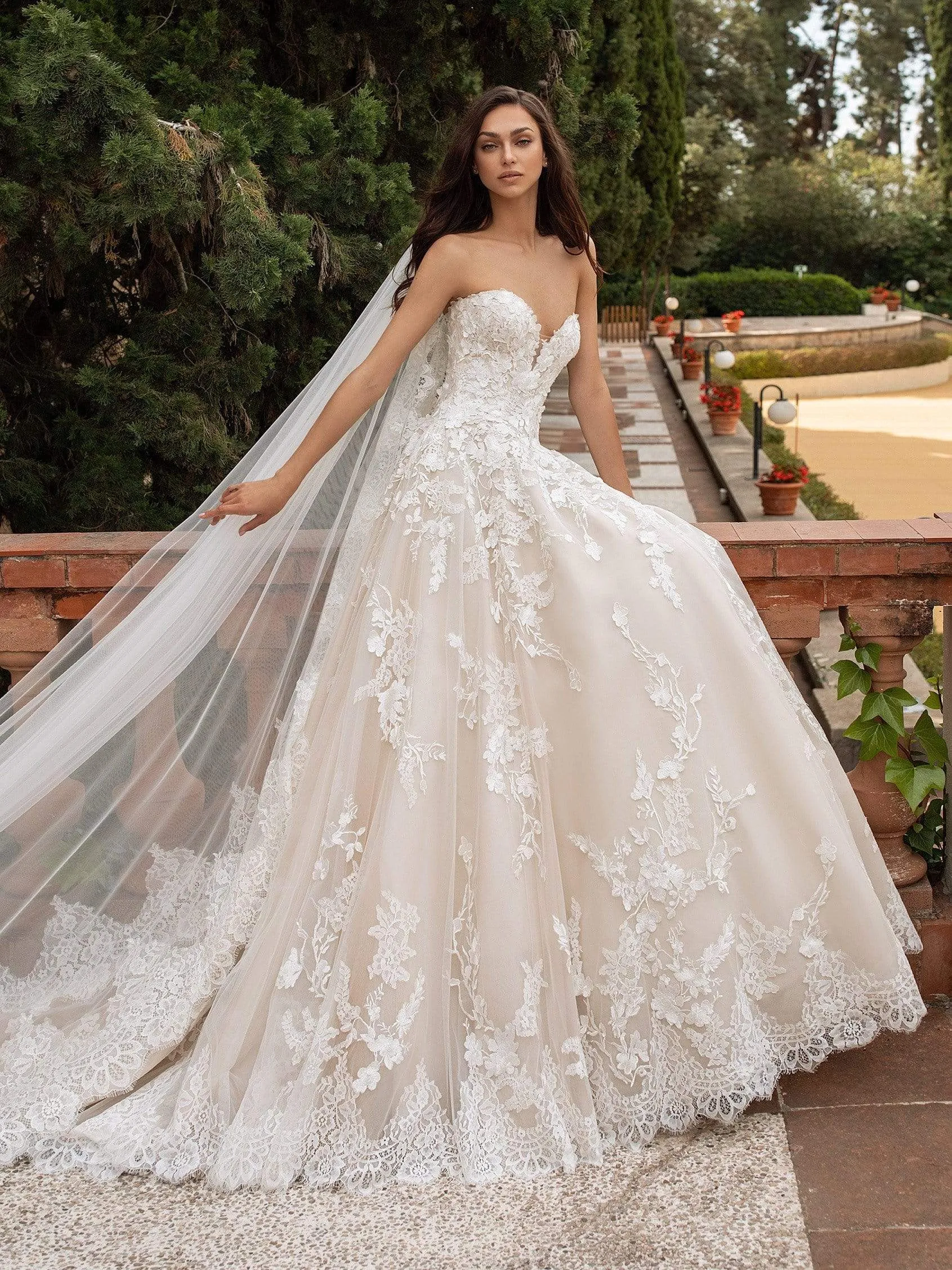 Pronovias: Elcira