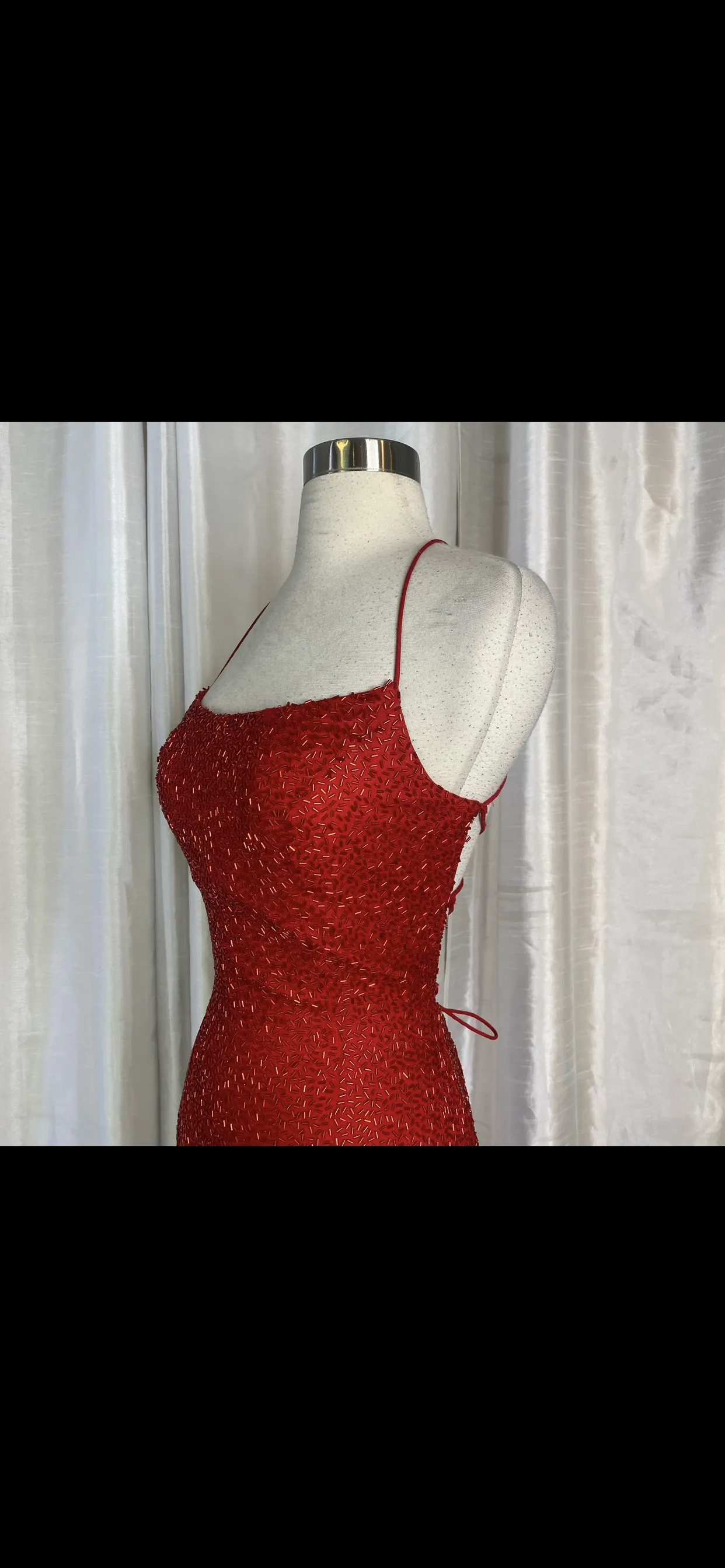 SHERRI HILL Short Beaded Gown Red Size 6