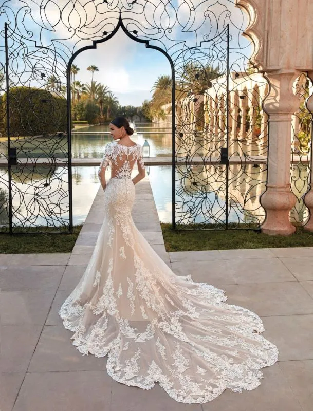 Size 16 Demetrios 1110 Ivory/Nude Gown