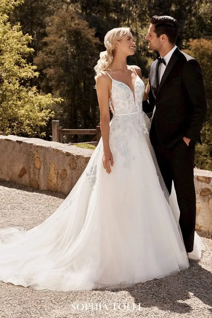 Sophia Tolli: Y22041 - Aurora