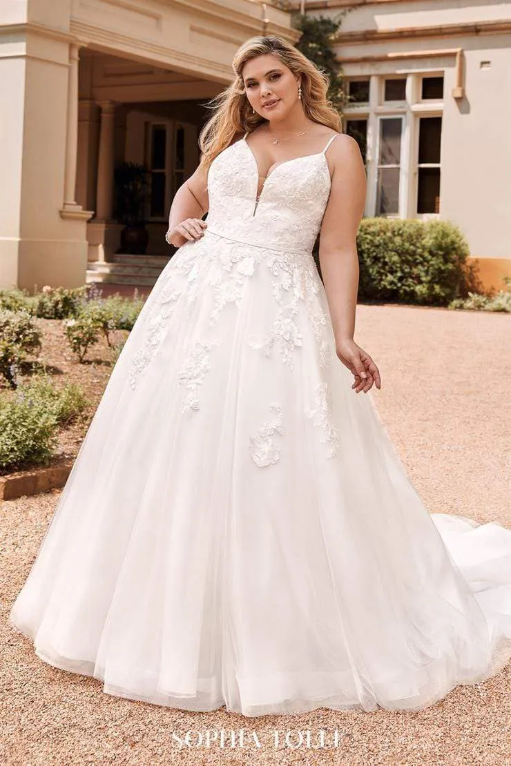 Sophia Tolli: Y22041 - Aurora
