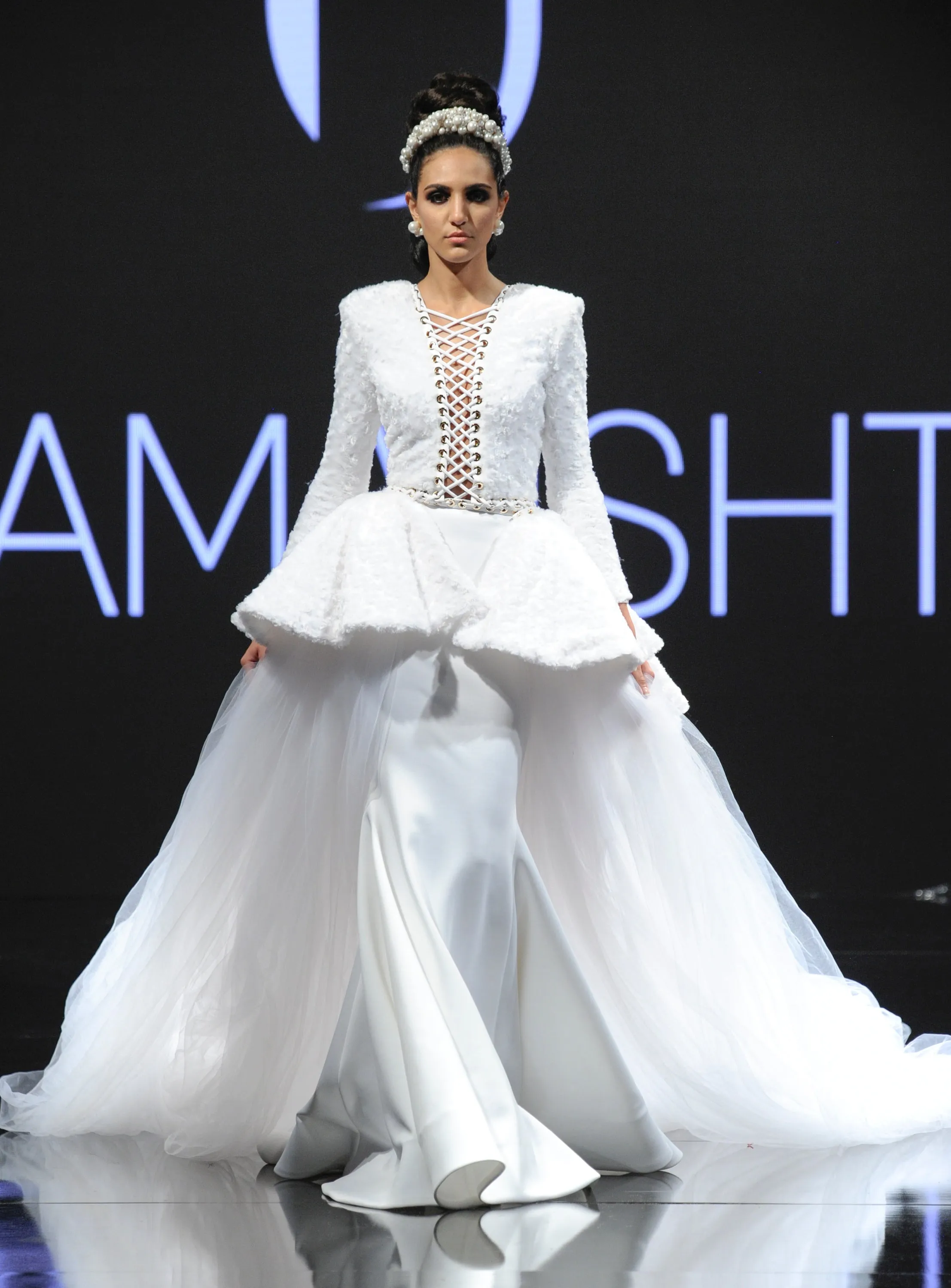 TEMPTATION Look 18
