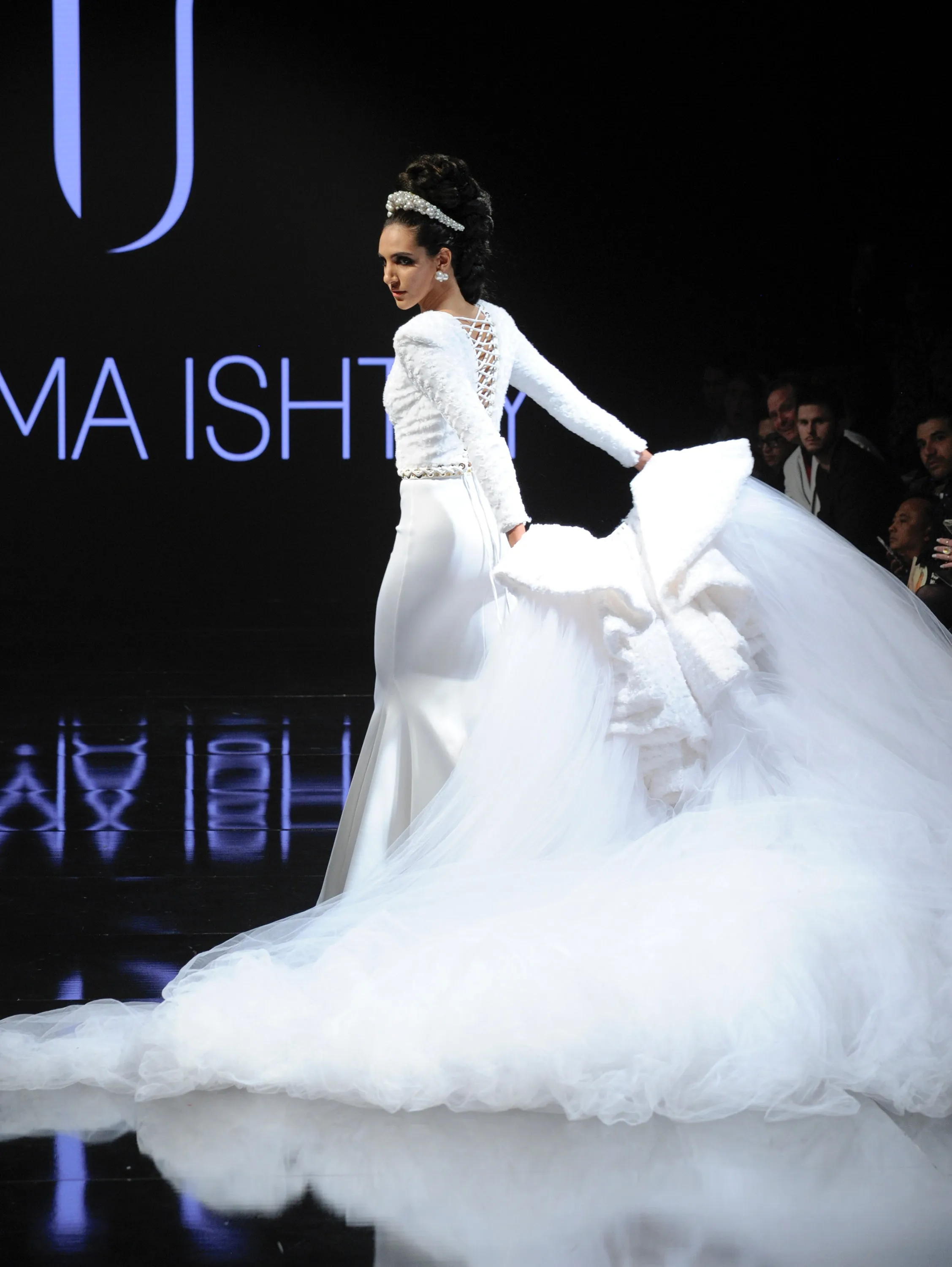 TEMPTATION Look 18