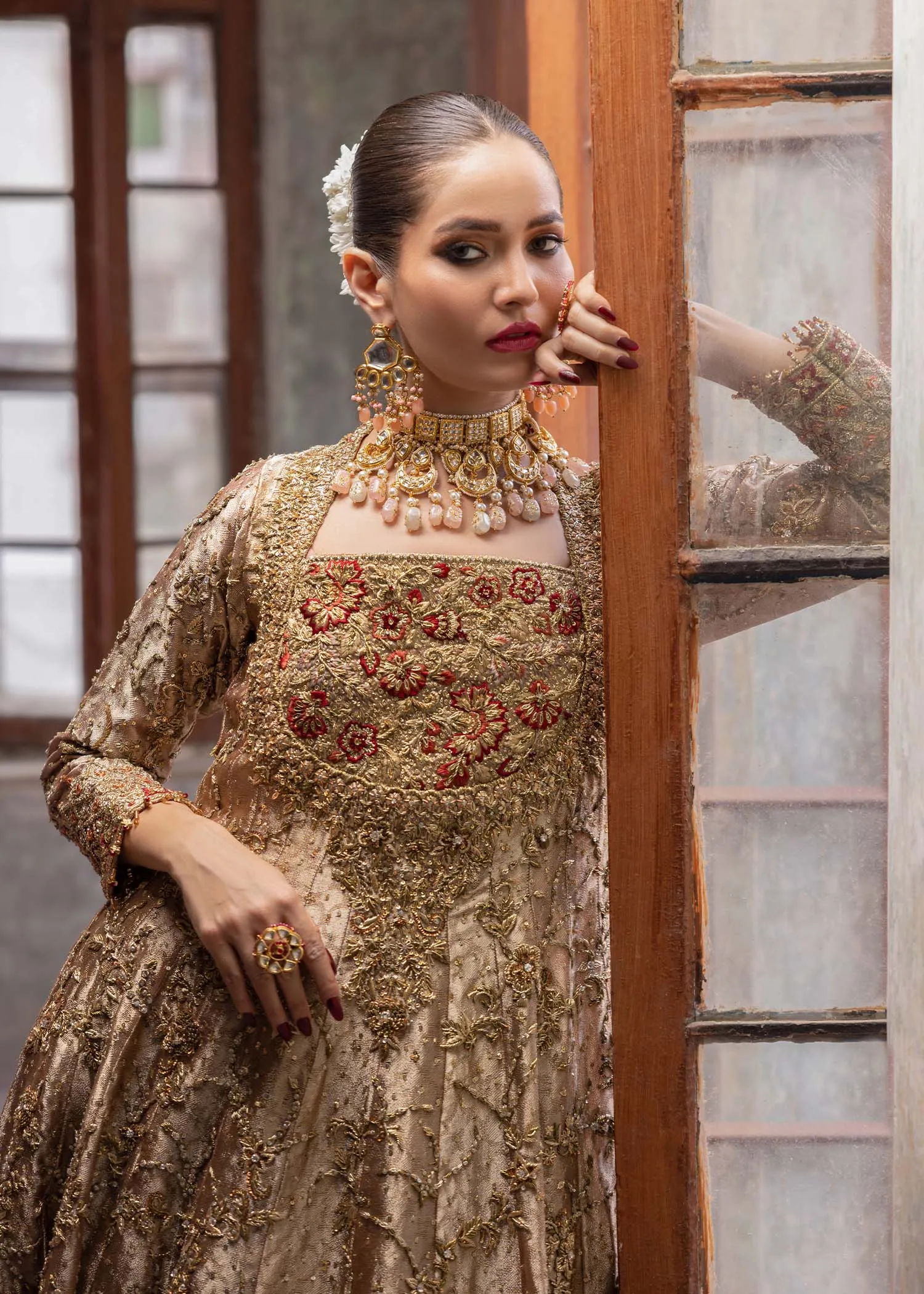 Traditional Pakistani Bridal Dress in Wedding Lehenga Gown and Net Dupatta Style Online