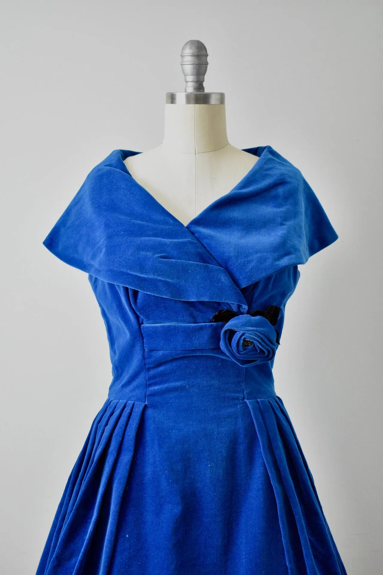 Vintage 1950s Blue Velvet Dress