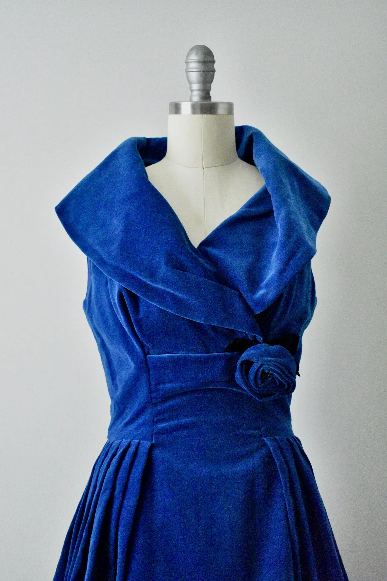 Vintage 1950s Blue Velvet Dress