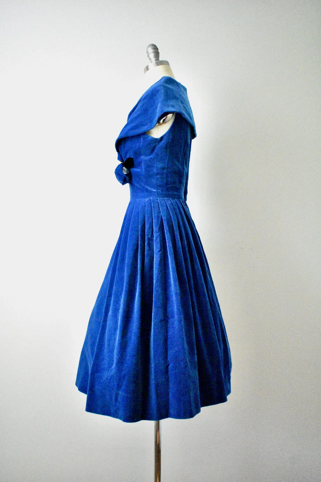 Vintage 1950s Blue Velvet Dress