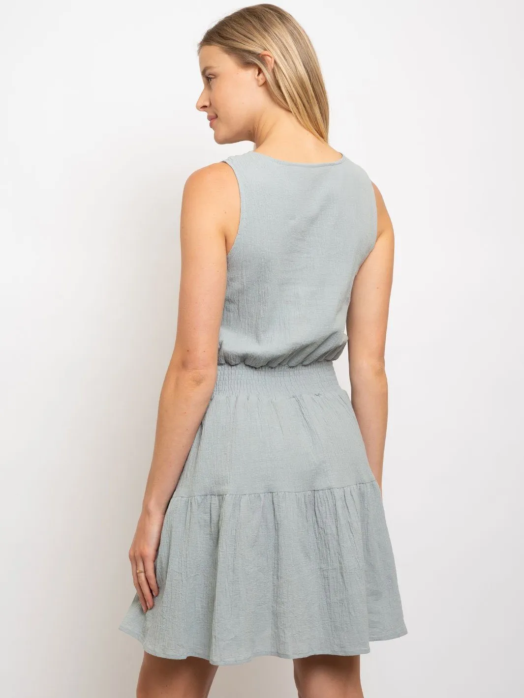 WOMEN'S MINI SMOCKED WAIST SLEEVELESS LACE-UP DRESS
