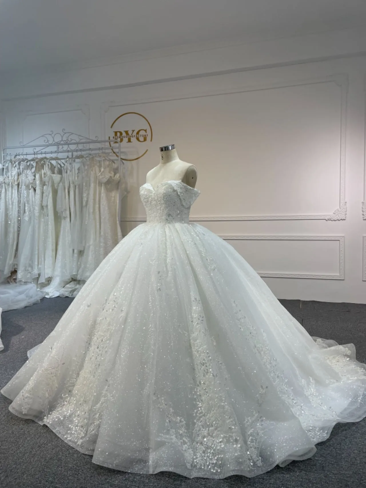 Z319-1 One-shoulder luxury beaded BALL GOWN